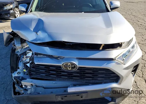 2020 Toyota Rav4 Xle Premium z USA, uszkodzony, nr VIN 2T3C1RFV8LW066880